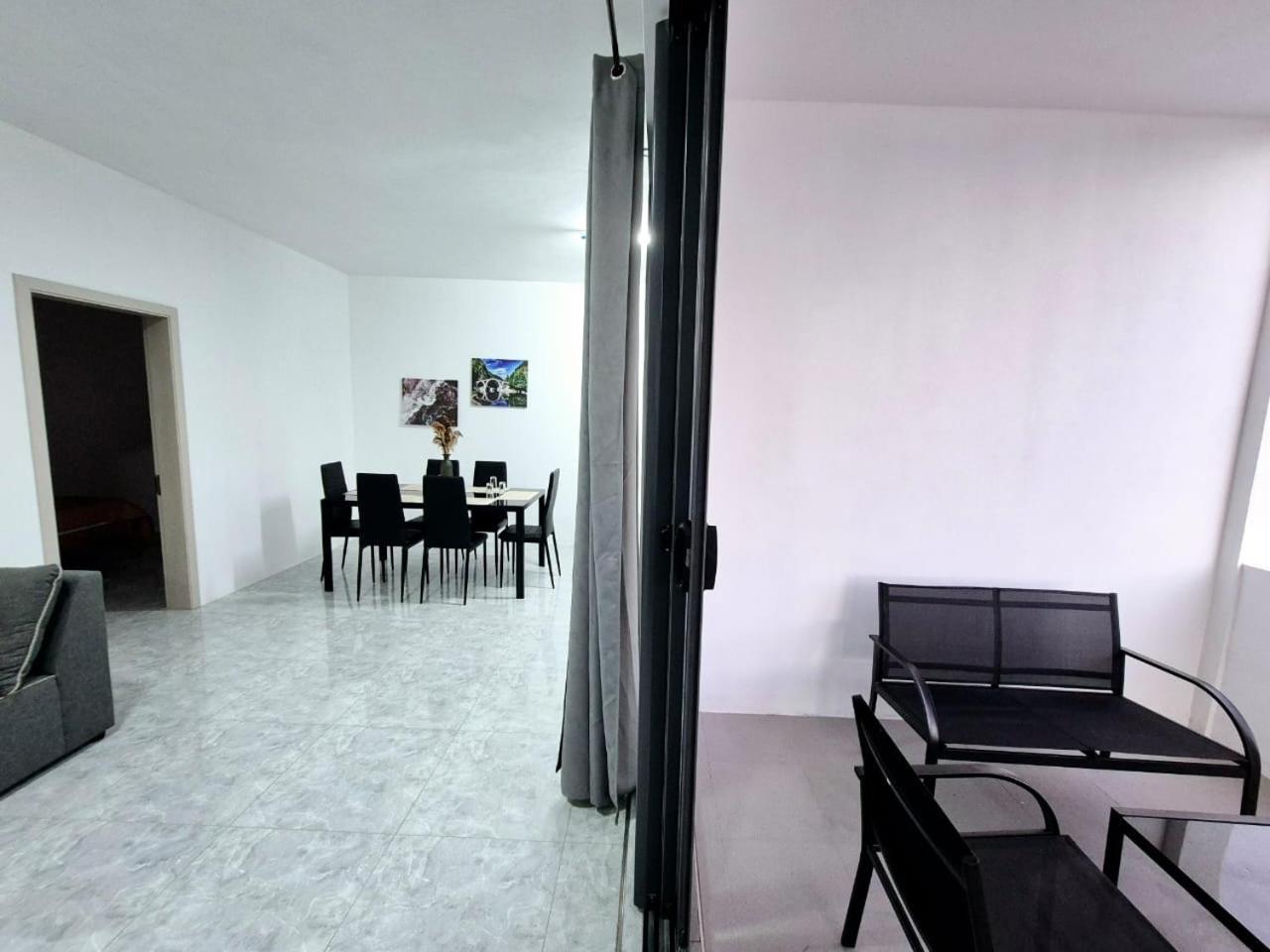 Skyview Apartment- Rooftop Penthouse With Sunset & Sea Views Flic-en-Flacq Esterno foto