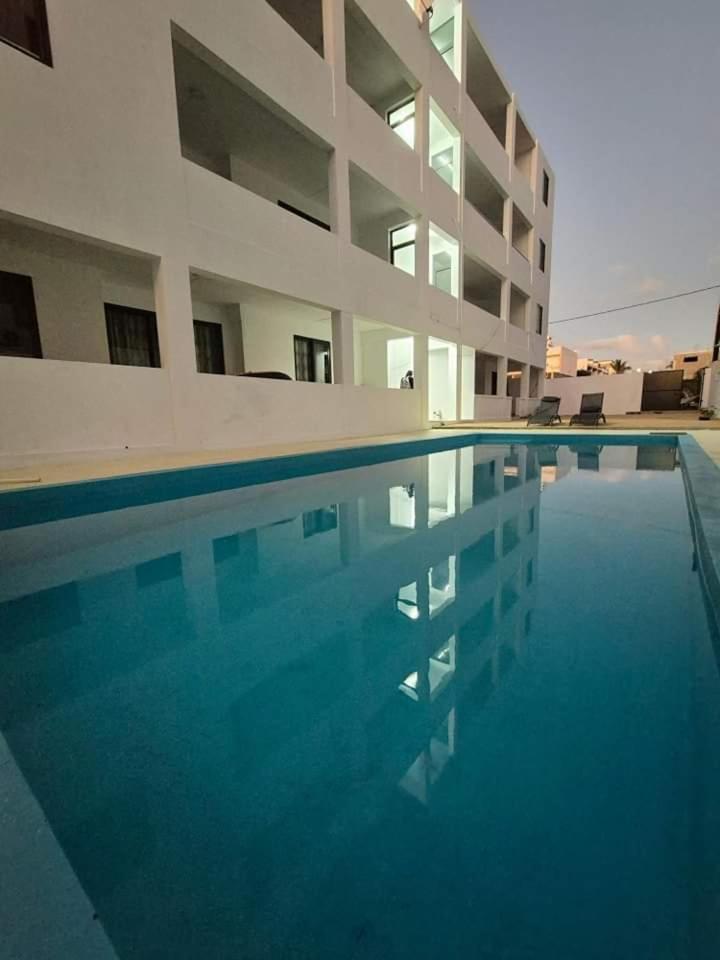 Skyview Apartment- Rooftop Penthouse With Sunset & Sea Views Flic-en-Flacq Esterno foto